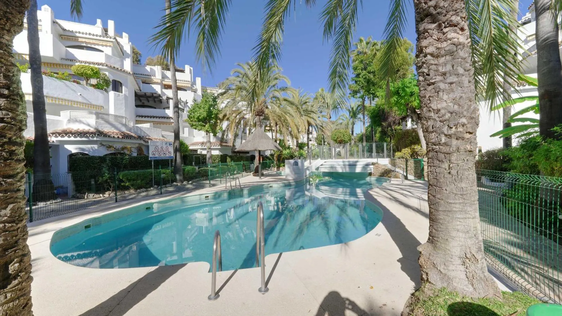 2045 Golden Beach Apartment Steps From The Sea Marbella 0*,